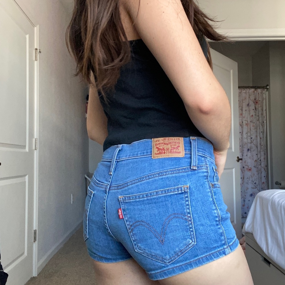 Levi low rise jean shorts